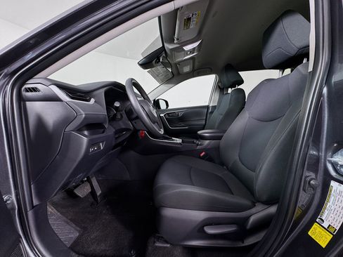 Certified 2024 Toyota RAV4 LE AWD/4WD image 19