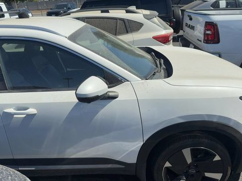 Used 2025 Nissan Kicks SR w/ Illumination Package FWD image 4