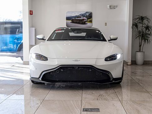 Used 2023 Aston Martin V8 Vantage image 2
