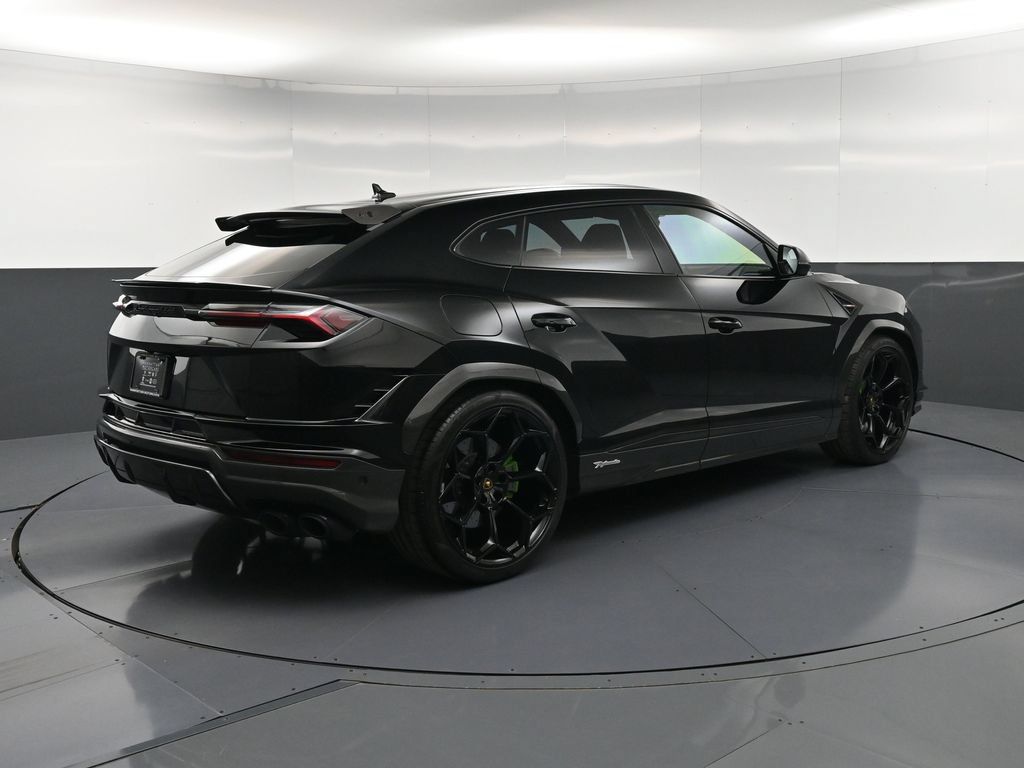 Used 2024 Lamborghini Urus Performante AWD/4WD image 8