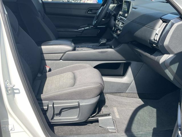 Used 2025 Nissan Pathfinder S FWD image 23