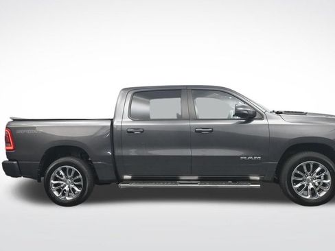 Used 2023 RAM 1500 Laramie AWD/4WD image 4