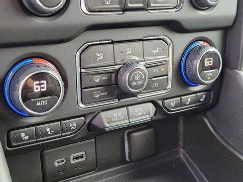 Used 2022 Chevrolet Tahoe High Country image 32