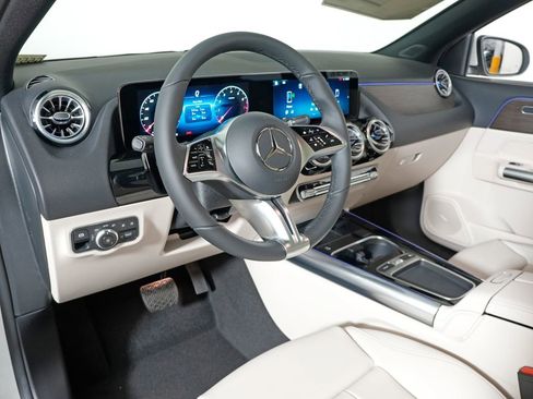 New 2026 Mercedes-Benz GLA 250 4MATIC image 11