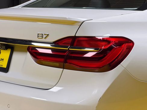 Used 2017 BMW ALPINA B7 xDrive ALPINA B7 xDrive Sedan 4D image 8