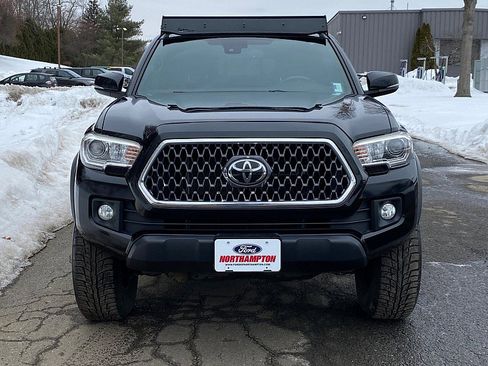Used 2019 Toyota Tacoma TRD Off-Road w/ TRD Premium Off Road Package image 2
