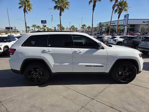 Used 2019 Jeep Grand Cherokee Laredo image 7