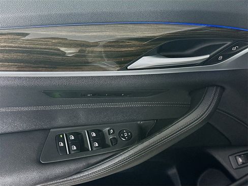 Used 2021 BMW 530i w/ Convenience Package image 24