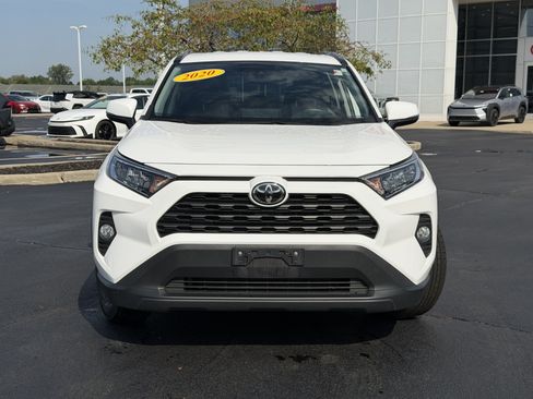 Used 2020 Toyota RAV4 XLE AWD/4WD image 2