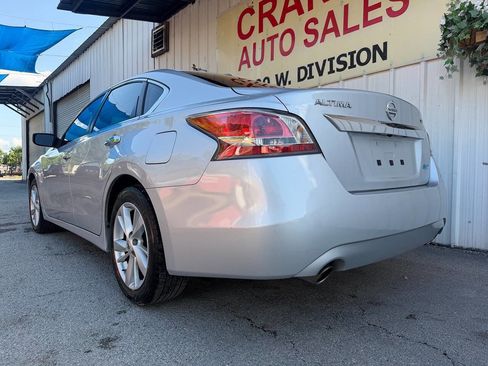 Used 2014 Nissan Altima 2.5 SV FWD image 10