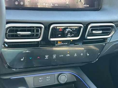New 2026 Nissan Sentra SV w/ SV Convenience Package FWD image 34