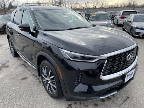 Used 2024 INFINITI QX60 Sensory w/ Vision Package image 3