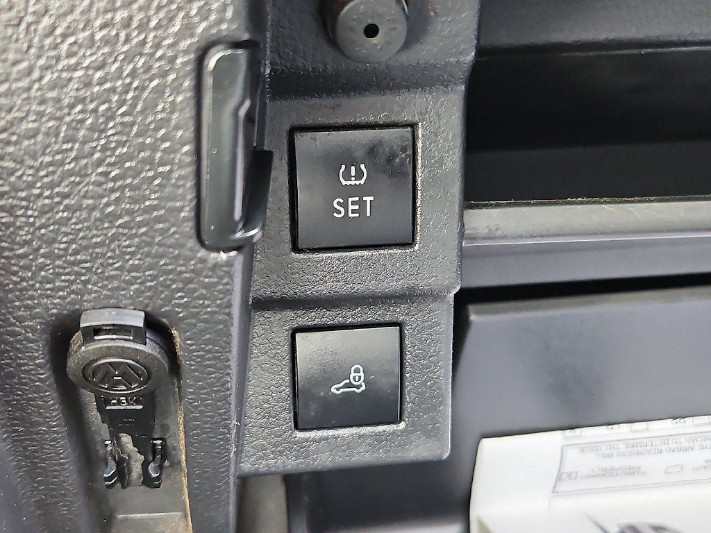 Used 2017 Volkswagen Passat 1.8T R-Line FWD image 24
