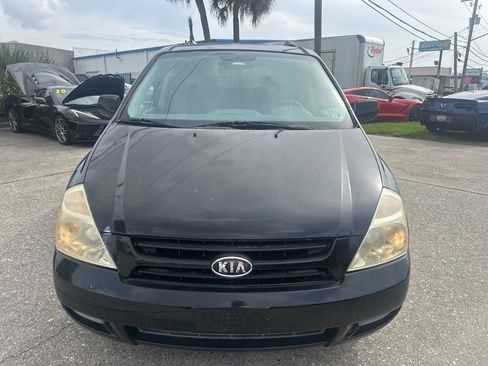 Used 2010 Kia Sedona LX FWD image 2