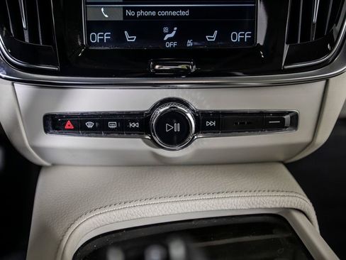 Used 2018 Volvo S90 T5 Momentum w/ Convenience Package image 28