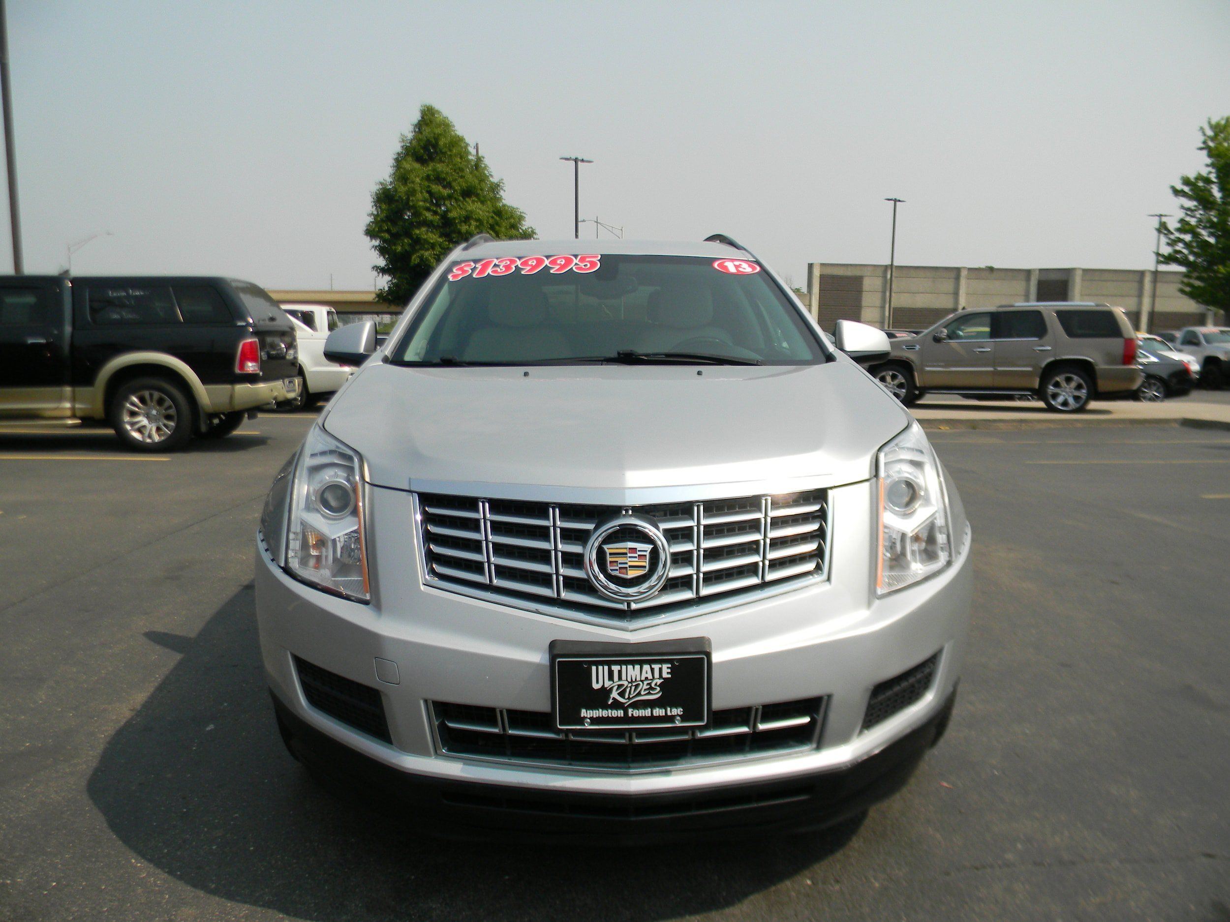 Used 2013 Cadillac SRX FWD image 2