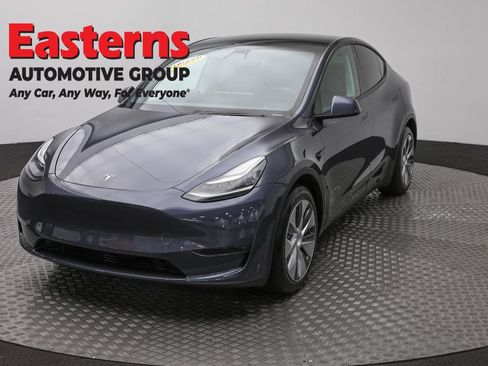 Used 2020 Tesla Model Y Long Range AWD/4WD image 1