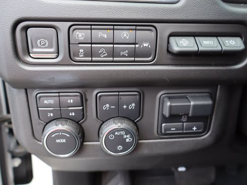 Used 2024 Chevrolet Tahoe High Country w/ Advanced Technology Package AWD/4WD image 23