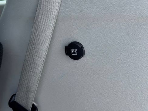 Certified 2023 Chrysler Voyager LX FWD image 12