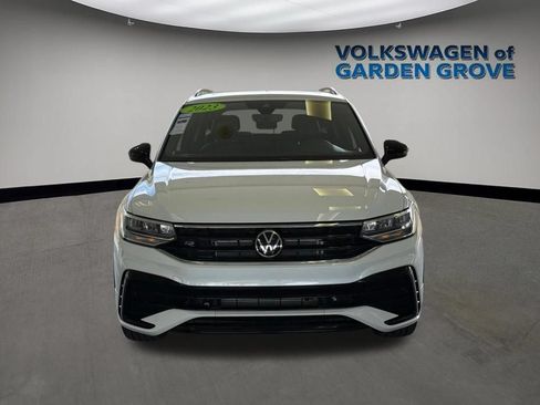 Used 2023 Volkswagen Tiguan SE R-Line FWD image 3