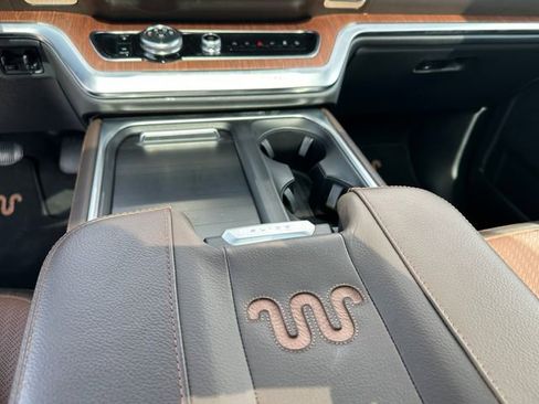 Used 2025 Ford Expedition King Ranch image 30