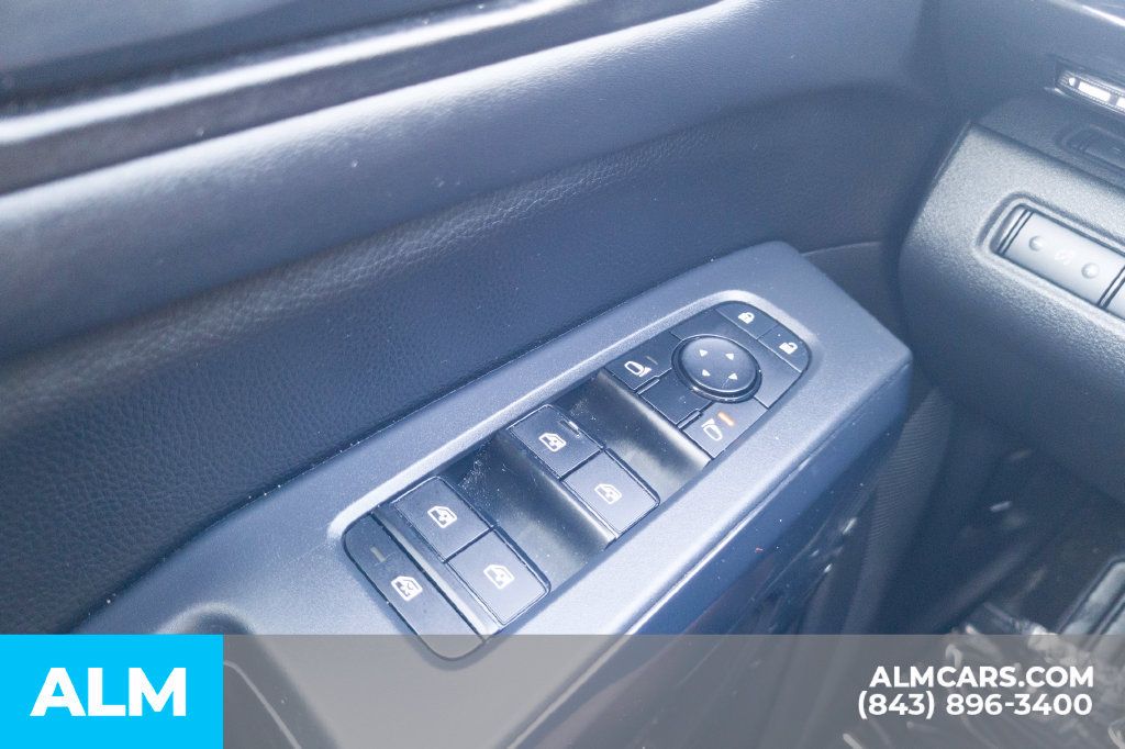 Used 2024 Nissan Pathfinder SV AWD/4WD image 34