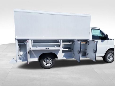 New 2026 Chevrolet Express 3500 w/ Power Convenience Package RWD image 11