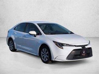 Used 2023 Toyota Corolla LE video 3