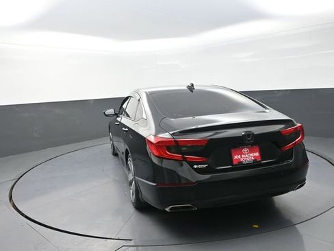 Used 2019 Honda Accord Touring image 18