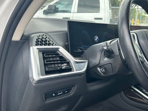 Used 2025 BMW X7 xDrive40i AWD/4WD image 18