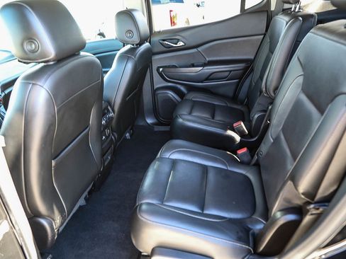 Used 2019 GMC Acadia SLT image 18