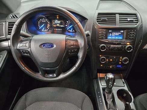 Used 2019 Ford Explorer XLT w/ Class III Trailer Tow Package FWD image 10