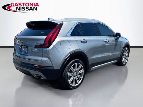Used 2023 Cadillac XT4 Premium Luxury w/ Cold Weather Package FWD image 9