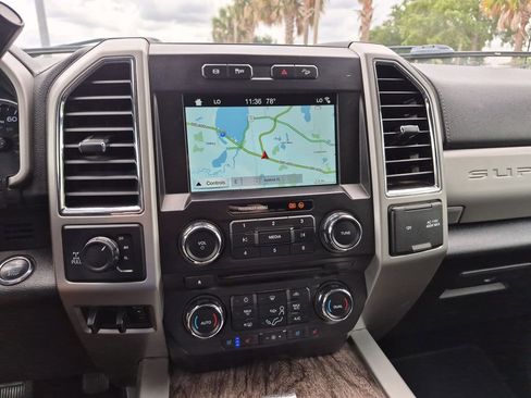 Used 2018 Ford F250 Lariat w/ Lariat Ultimate Package AWD/4WD image 18