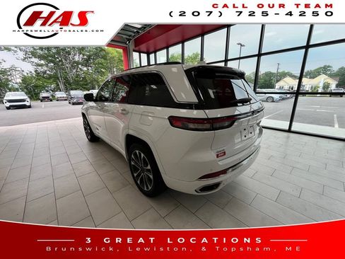 Used 2023 Jeep Grand Cherokee Overland AWD/4WD image 3
