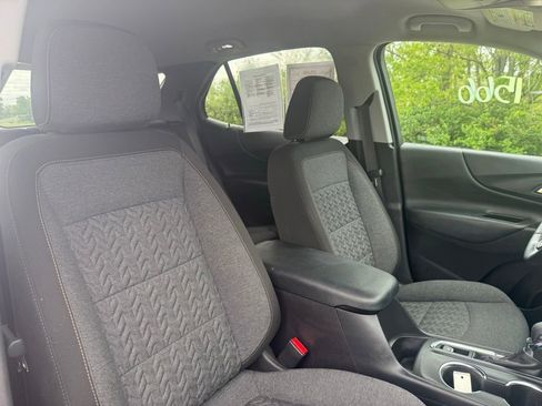 Used 2024 Chevrolet Equinox LT FWD image 23