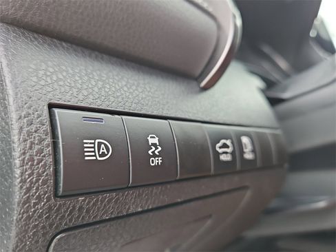 Used 2023 Toyota Camry SE image 23