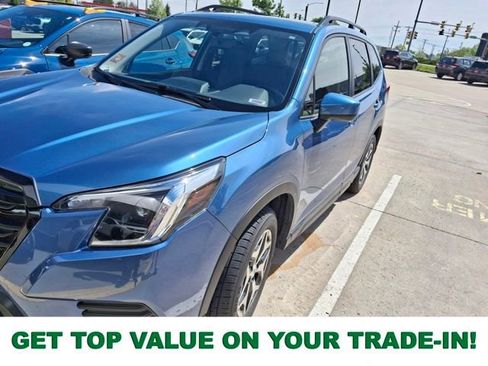Used 2024 Subaru Forester Premium AWD/4WD image 1