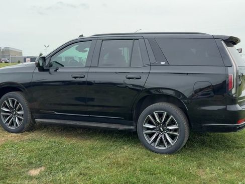 Used 2021 Cadillac Escalade Sport w/ Driver Assist Tech Package AWD/4WD image 4