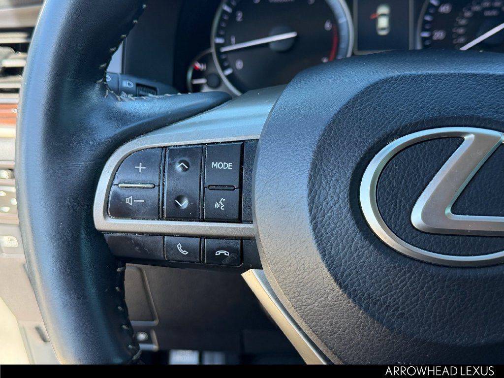 Used 2017 Lexus ES 350 w/ Ultra Luxury Package FWD image 35
