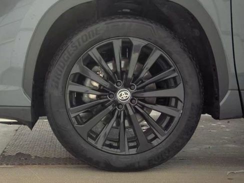 Used 2025 Toyota Highlander XSE AWD/4WD image 22
