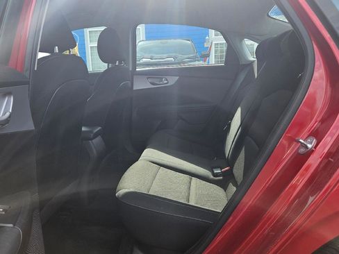 Used 2023 Kia Forte LXS FWD image 5