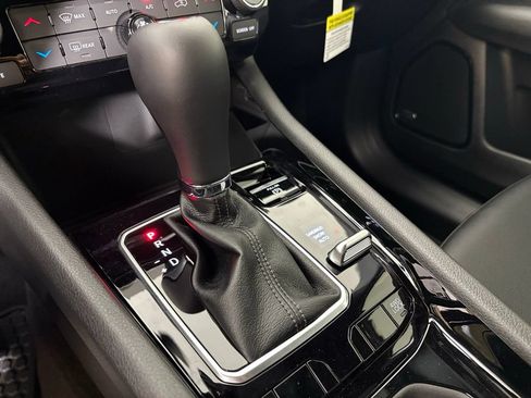 New 2026 Jeep Compass Latitude w/ Sun and Sound Group AWD/4WD image 33