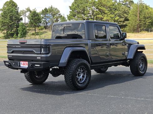 Used 2020 Jeep Gladiator Overland AWD/4WD image 4