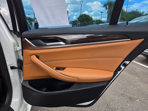 Used 2019 BMW 530e w/ M Sport Package RWD image 42