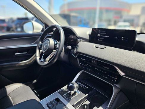 Used 2024 MAZDA CX-90 Plug-In Hybrid w/ Preferred AWD/4WD image 9
