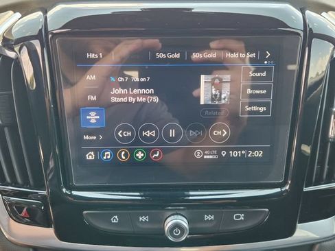 Used 2023 Chevrolet Traverse LT FWD image 16