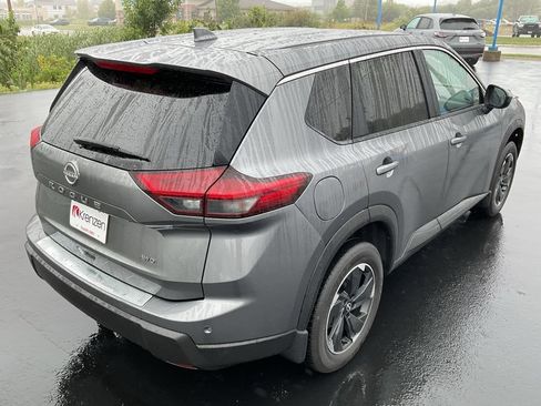 Used 2026 Nissan Rogue SV AWD/4WD image 5