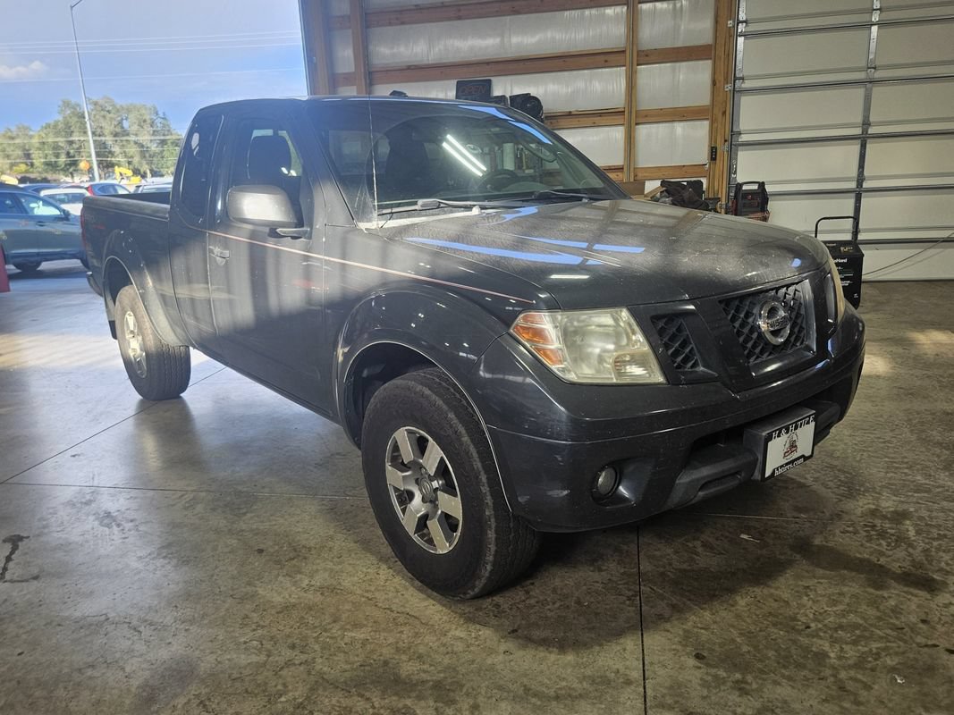 Used 2011 Nissan Frontier PRO-4X AWD/4WD image 10