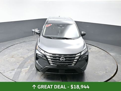 Used 2024 Nissan Rogue S image 45